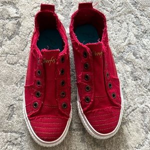Blowfish Buzz Crimson Red Size 9